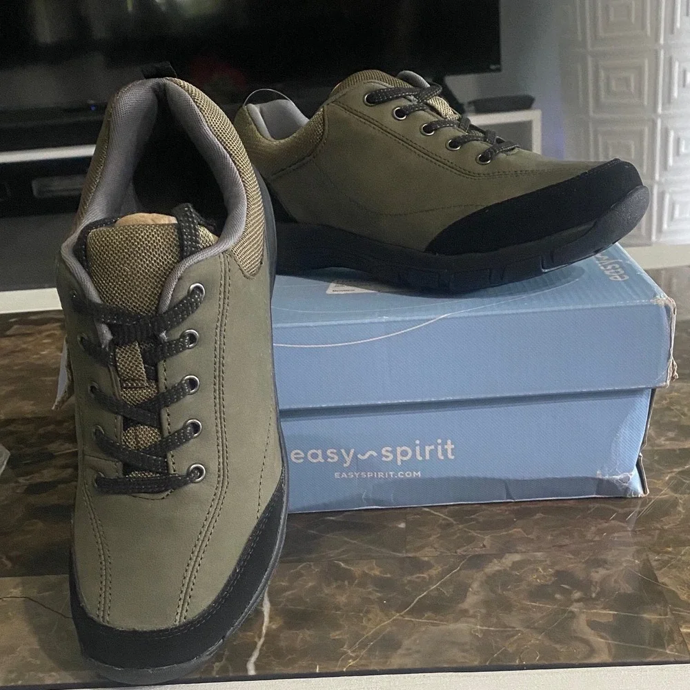 Easy Spirit Cabin Women Sneaker Dark Green 300 Olive Black‎ Lace Up Size 6 N